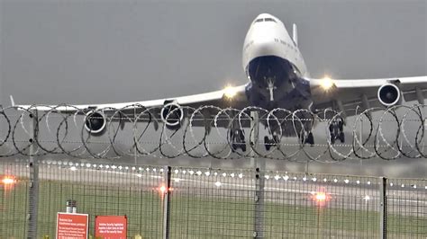 fighting win747|Boeing 747 Takes Off Sideways In Dramatic Crosswind .